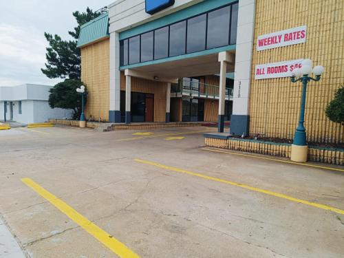 Lawton Hotel | Capital O Travelers Inn Lawton Fort Sill