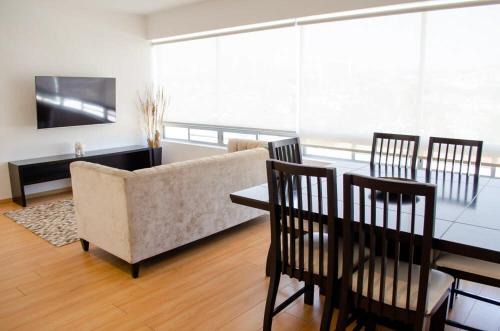 El Yaqui Casa | Capitalia Bright & Cozy Family Apt in Santa Fe