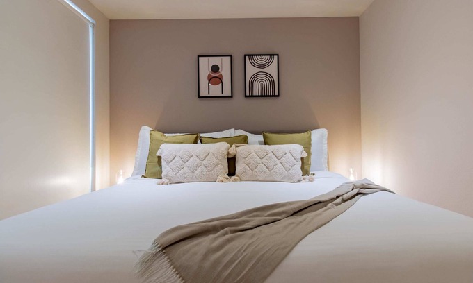 Los Morales Apartamento | Capitalia | Modern 1BR Escape