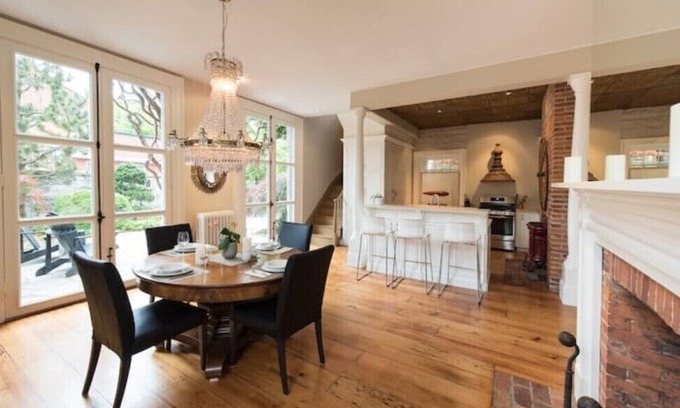 Kingston Casa | Capitan Burn's House on Wellington
