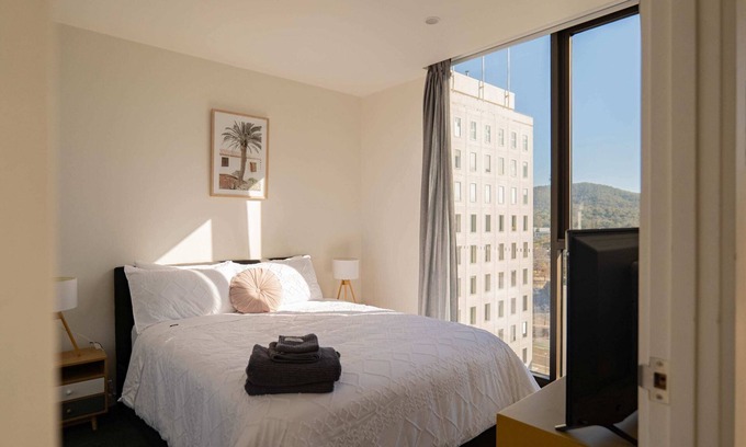 City West Apartamento | Easy City Living | Parking | Pet friendly, CBD,ANU
