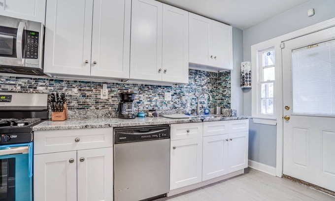 Kingman Park Casa | Capitol Hill and Downtown DC townhouse for long-term and short term stay