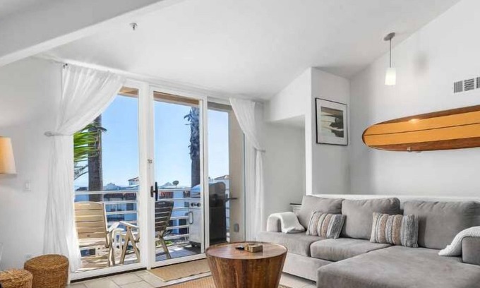 Capitola Casa | Capitola Village Condo - 1 min walk to beach