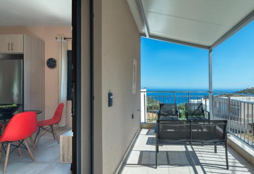Ano Rodakino Apartamento | Capostango Apartments - Stunning Views of Libyan Sea
