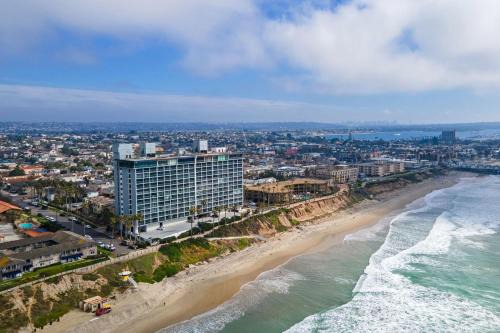 North Pacific Beach Hotel | Capri Beach Accommodations at Capri By The Sea