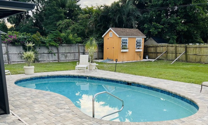 Willoughby Acres Casa | capri sun