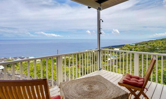 Captain Cook Apartamento | Captain Cook Bungalow with Panoramic Ocean Views!