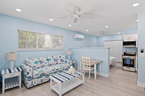 Sanibel Casa | Captain Ed's - Charming Studio at PalmView of Sanibel with Bikes