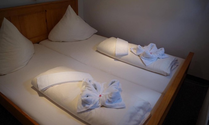 Leipziger Vorstadt Apartamento | Captain's cabin on a residential ship