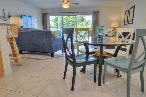 Indian Shores Apartamento | Captain's Cove 304