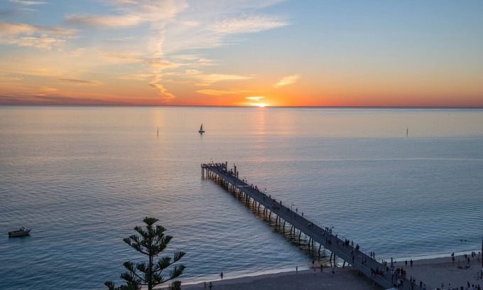 Glenelg South Apartamento | Captain's In Glenelg | 50m to Glenelg Beach, Car Park, WiFi, King Bed & Airport