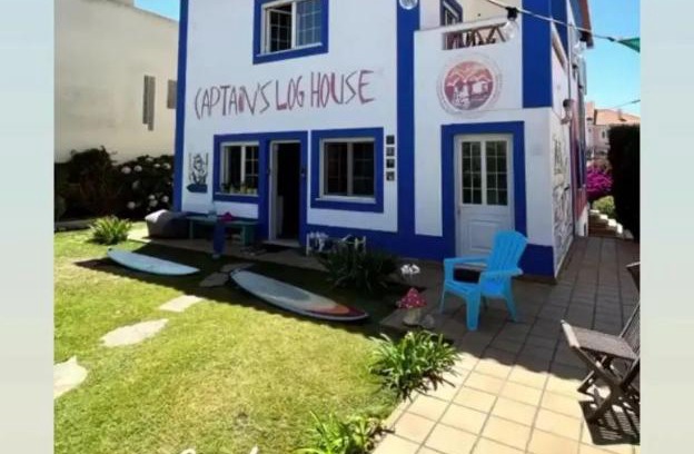 Baleal Hostal | Captain's Log House