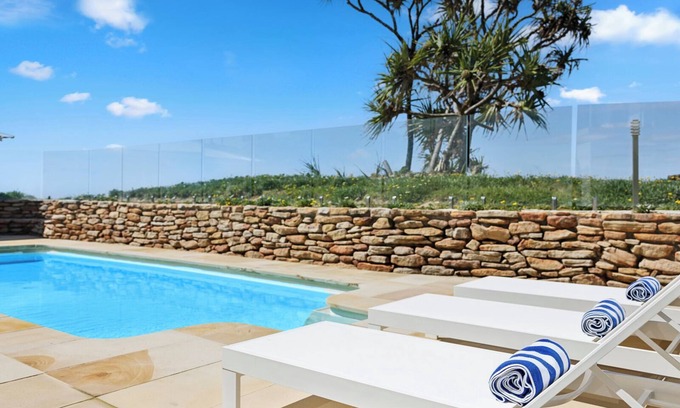 Sapphire Beach Casa | Captain's Quarters: frente a la playa, piscina, vistas, familia y mascotas