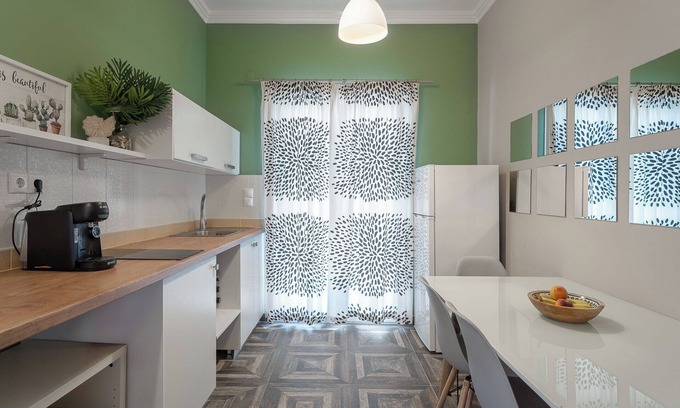 Yenion Casa | Captain's Seafront Apartments