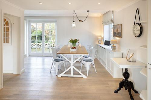 List Casa | Captains Cabin