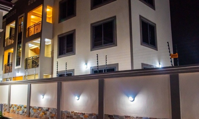 Bono East Region Apartamento | Captivating 1-Bed Apartment in Tema, com 25