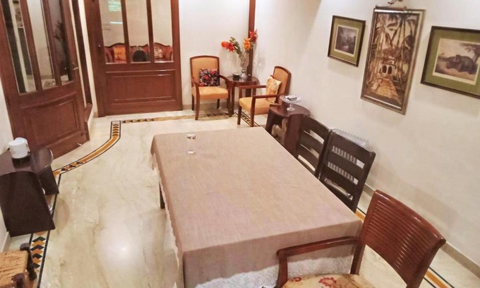 Nehru Place Apartamento | Captivating 2-Bed Apartment in New Delhi