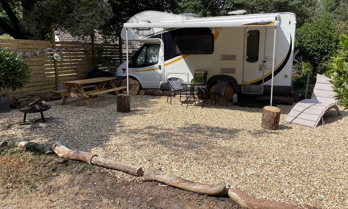 Wareham Cabina | Captivating 2 bed motorhome in Wareham