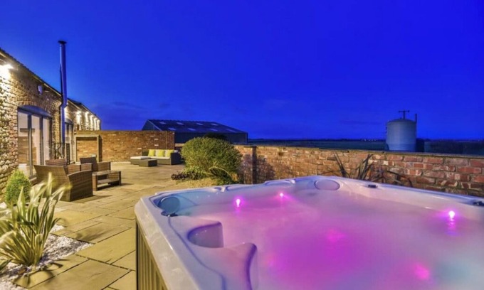 Lincoln Cabina | Captivating 4-bed House in Lincoln