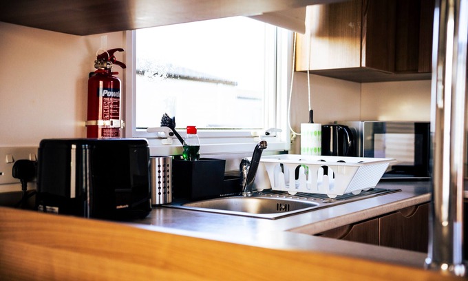 Rhyl Cabina | Captivating 6-person Caravan in Rhyl