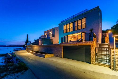 Slano Villa | Captivating Dubrovnik Villa Villa Belle Riviere Private Infinity Pool & Next To The Sea Slano