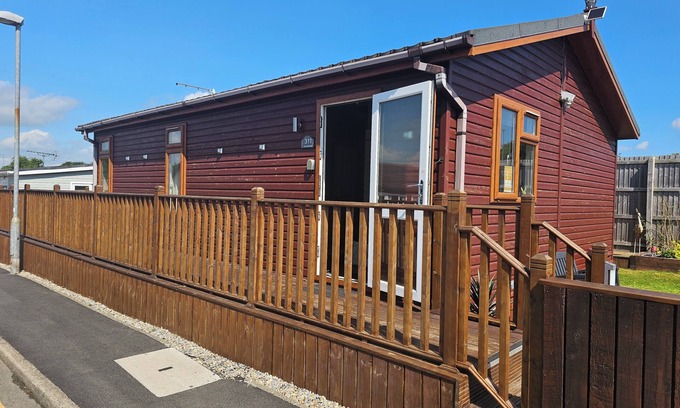 Bridlington Cabina | Captivatingly Stunning 2-Bed Cabin in Bridlington