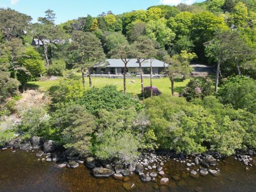 Caragh Lake Villa | Caragh Lake House - Lakefront Escape and Sauna
