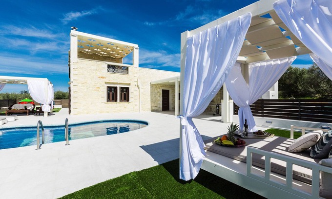 Roumeli Villa | Villa Caramel! Piscina privada y jacuzzi climatizado, a 5 'de la playa!