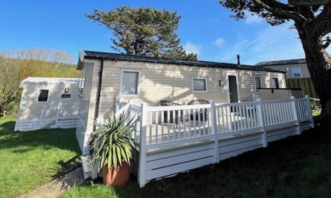 Newquay Cabina | Caravan at Newquay Bay Resort - 3 Bedrooms