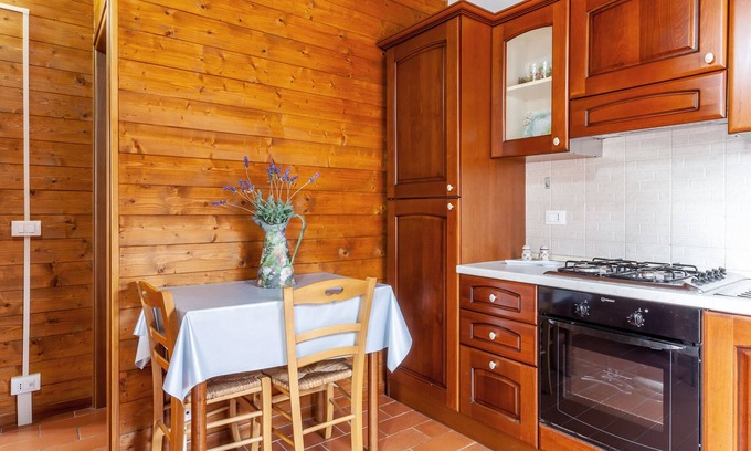 Marina di Massa Alquiler De RV | Caravan "Bungalow Adamo" with Private Terrace & Wi-Fi