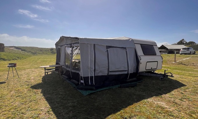 Saint-Martin de Brehal Casa | Caravan sleeps 4