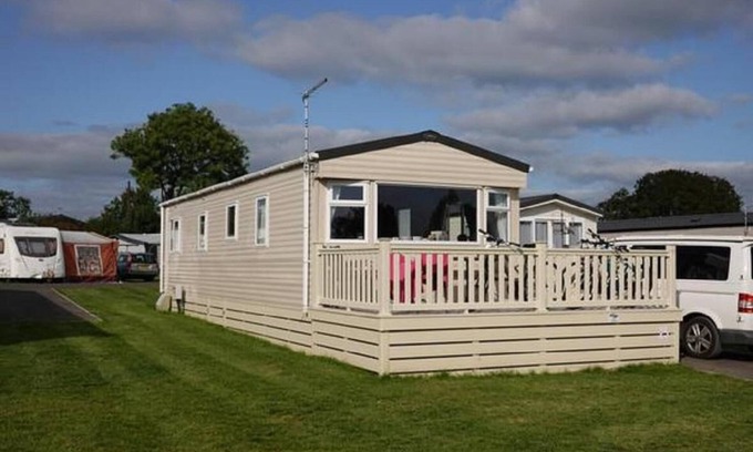 Fenny Bentley Casa | Caravan with decking at Ashbourne Heights Holiday Park ref 66025TV