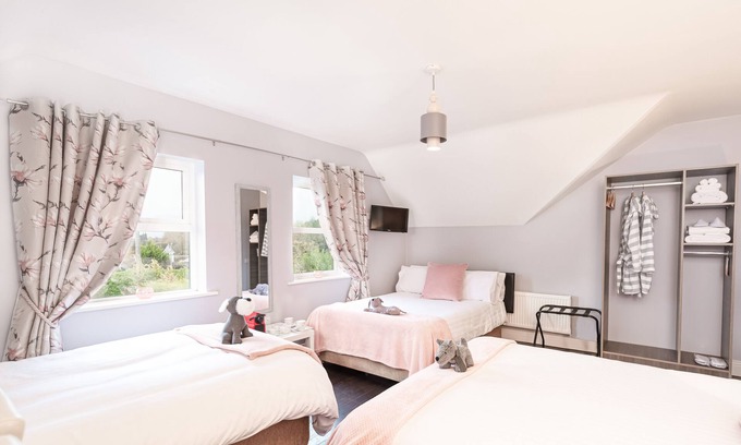 Trim Cama Y Desayuno | Caravogue House Bed & Breakfast