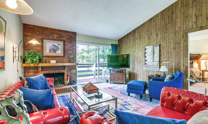 Carbondale Condominio | Carbondale Condo w/ Balcony & On-Site Fly Fishing!