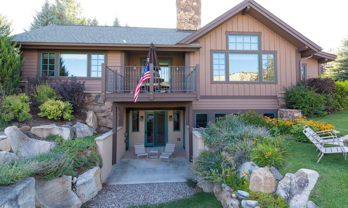 Aspen Glen Casa | Carbondale Retreat in Aspen Glen - Entertain or Bring The Family!