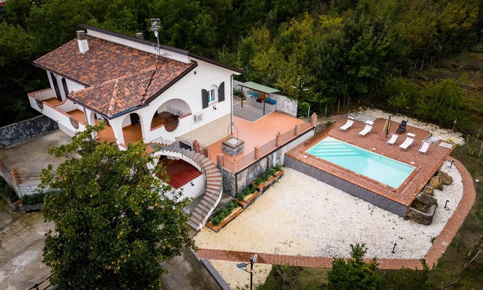Mascali Villa | Tenuta Carbone, with swimming pool and private parking.