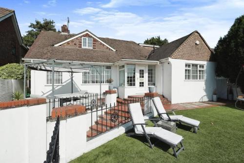 Brighton Casa | Carden Villa 4 Bedroom House With Hot Tub Pet Friendly