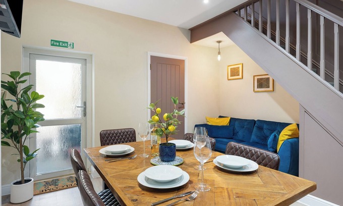 Roath Casa | Cardiff Charm on Treharris Street