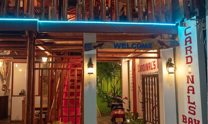Pottuvil Division 2 Hotel | Cardinals Bay Resort