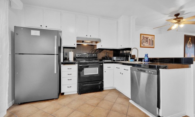 Santee Condominio | Carefree, East County condo