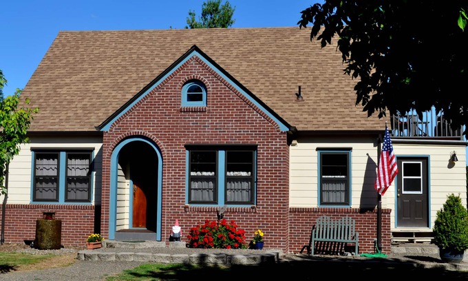 Wilsonville Cabaña | Cuidadosamente restaurada Wilsonville Farmhouse junto a Parks & Trails, 1 milla a la I-5