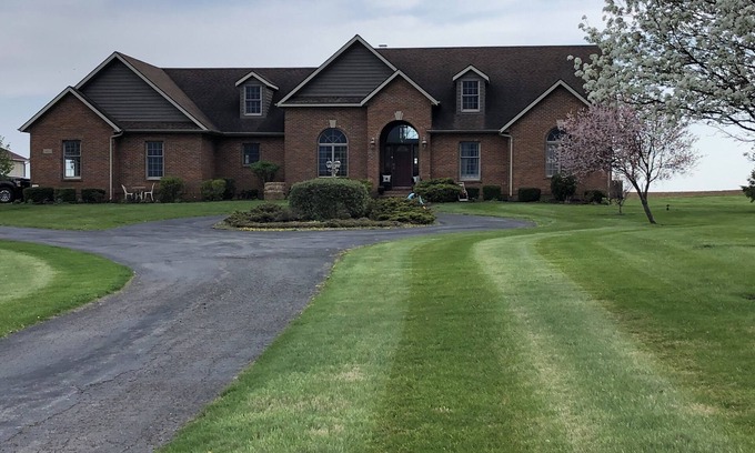 Washington Court House Casa | Carey Casa Villa..Full Basement Suite