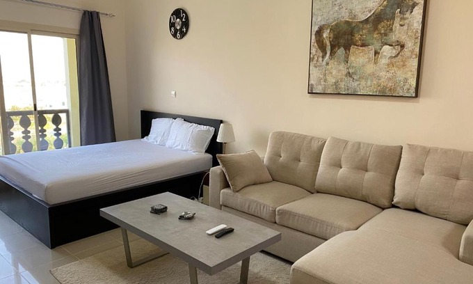 Al Hamra Village Apartamento | Caribbean