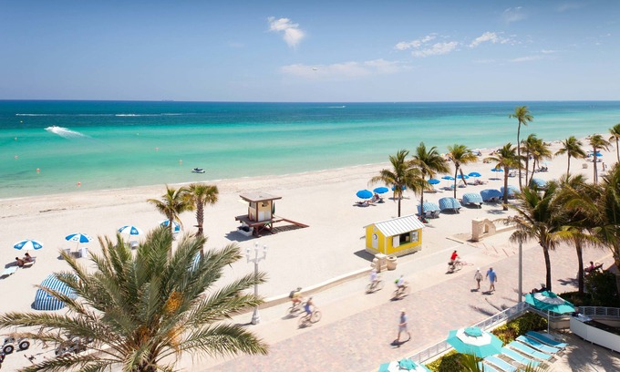 Hollywood Hotel | Caribbean Resort Suites