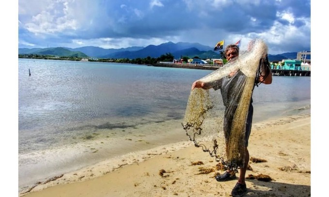 Arroyo Casa | Caribbean Sea Beachfront Solar Backup House Fisherman Village Boardwalk A/C WiFi