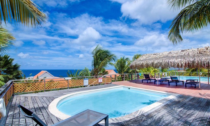 Kralendijk Condominio | Caribbean Tower located near the Northern Shore of Bonaire