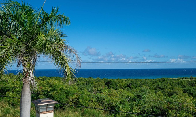Estate Salt River Casa | Caribbean View, Double Queen Beds, plenty of Island Charm and breakfast