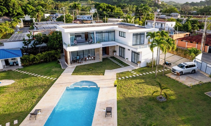 El Callejon Villa | Villa Caribeña con Piscina para Grupos y Familias
