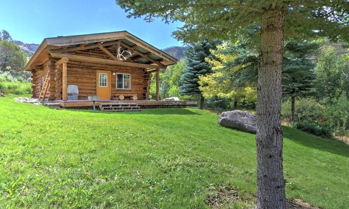 Glenwood Springs Cabina | Solar-Powered MTN Cabin in Glenwood Canyon, Western Activities on Site!