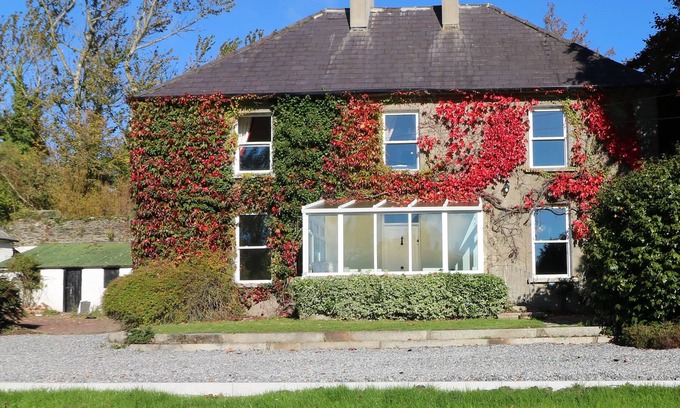Enniscorthy Cabaña | CARLEY'S BRIDGE HOUSE, family friendly in Enniscorthy, County Wexford